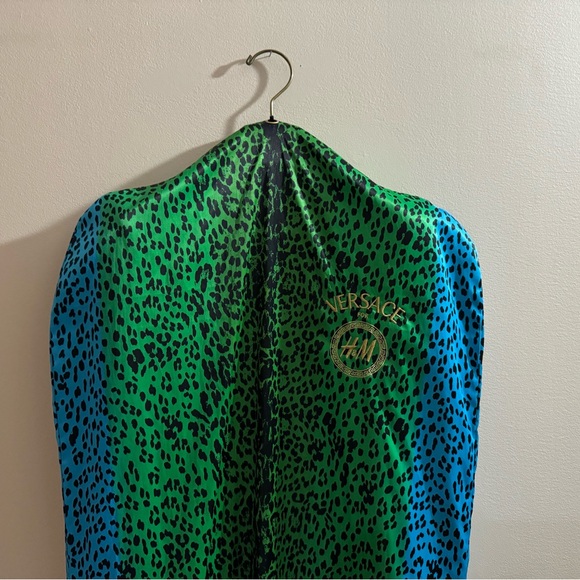 Versace X H&M Dress, complete with original hanger and garment bag - Picture 3 of 16